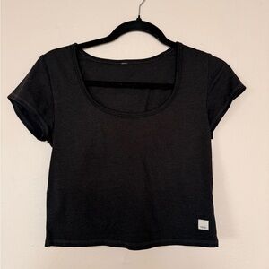 Vuori Black Women's Built-In Bra Crop Top